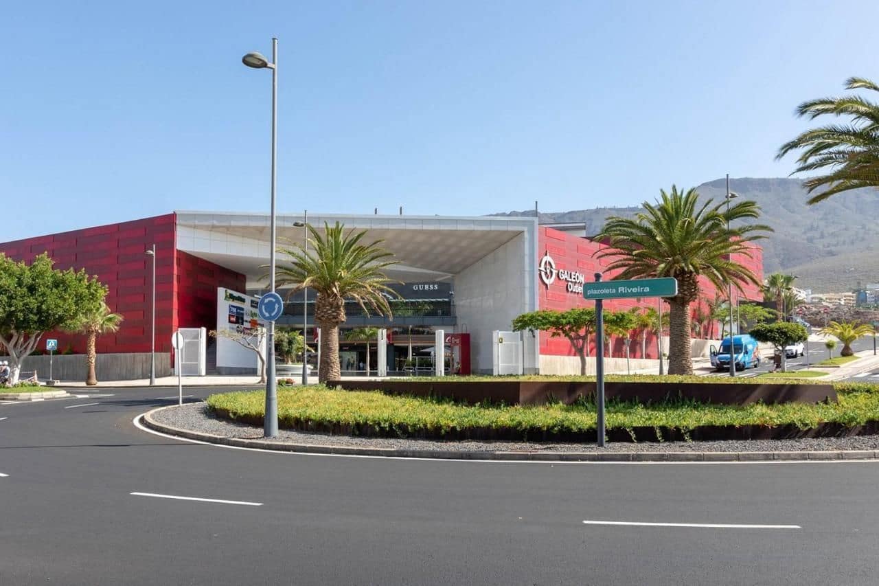 4 soveværelse Semi-Rækkehus til salg i Adeje med garage - € 559.000 (Ref: 8988160)