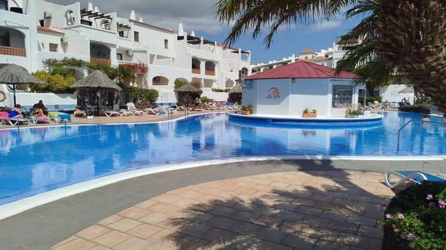 2 slaapkamer Halfvrijstaande villa te koop in Amarilla Golf, San Miguel de Abona met zwembad - € 325.000 (Ref: 8993616)