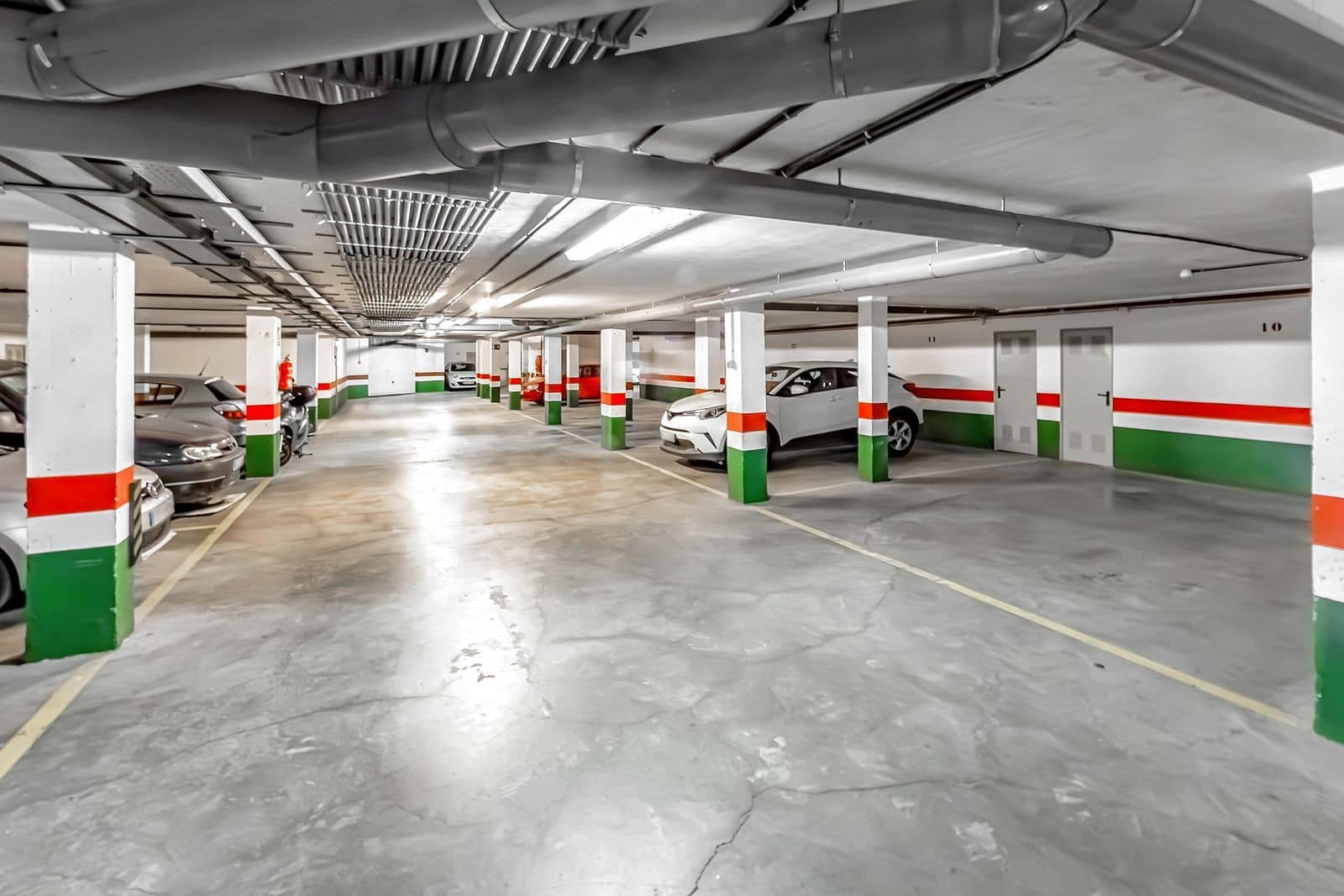 2 soveværelse Lejlighed til salg i El Madronal med swimmingpool garage - € 449.000 (Ref: 9068651)