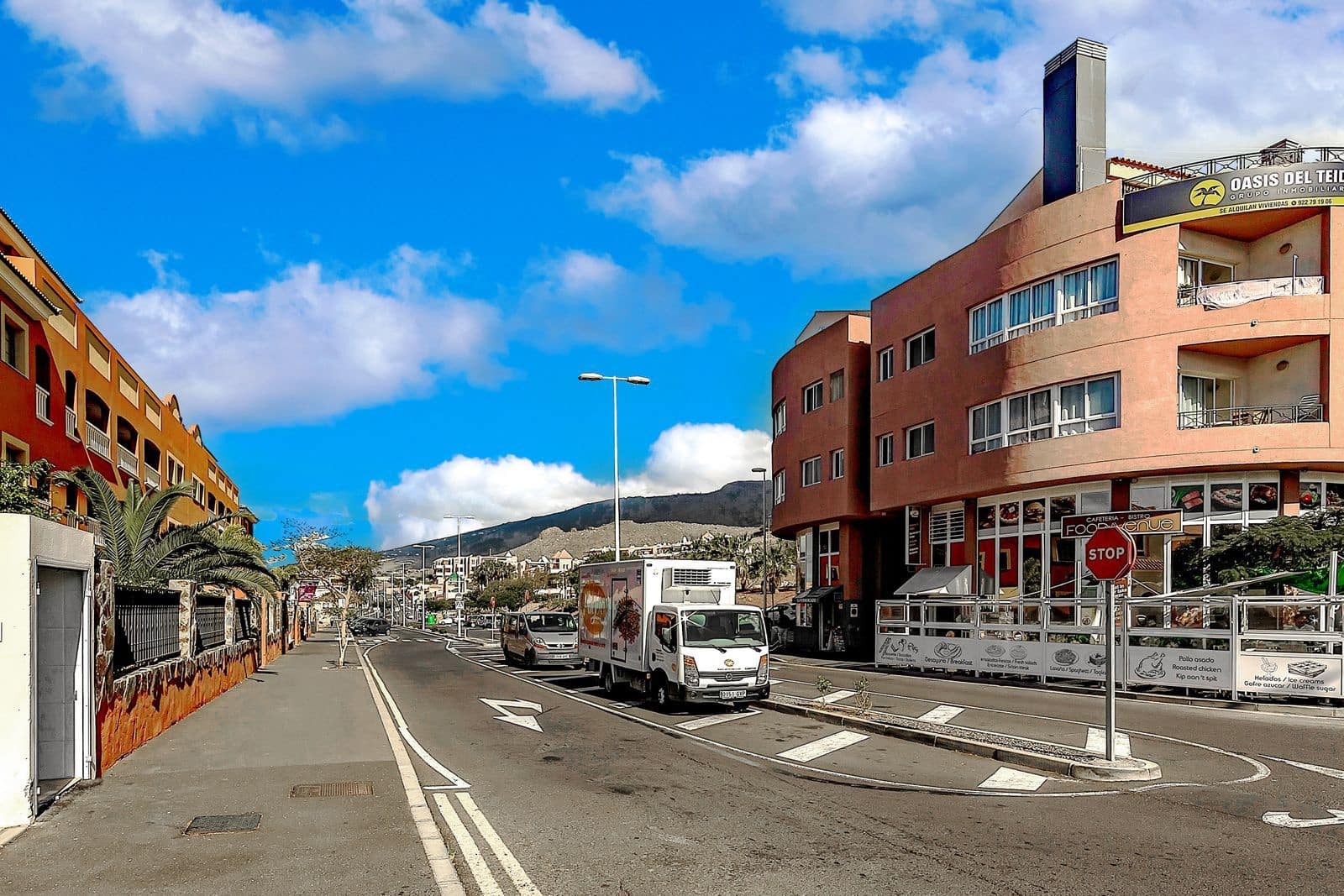 2 soveværelse Lejlighed til salg i El Madronal med swimmingpool garage - € 449.000 (Ref: 9068651)