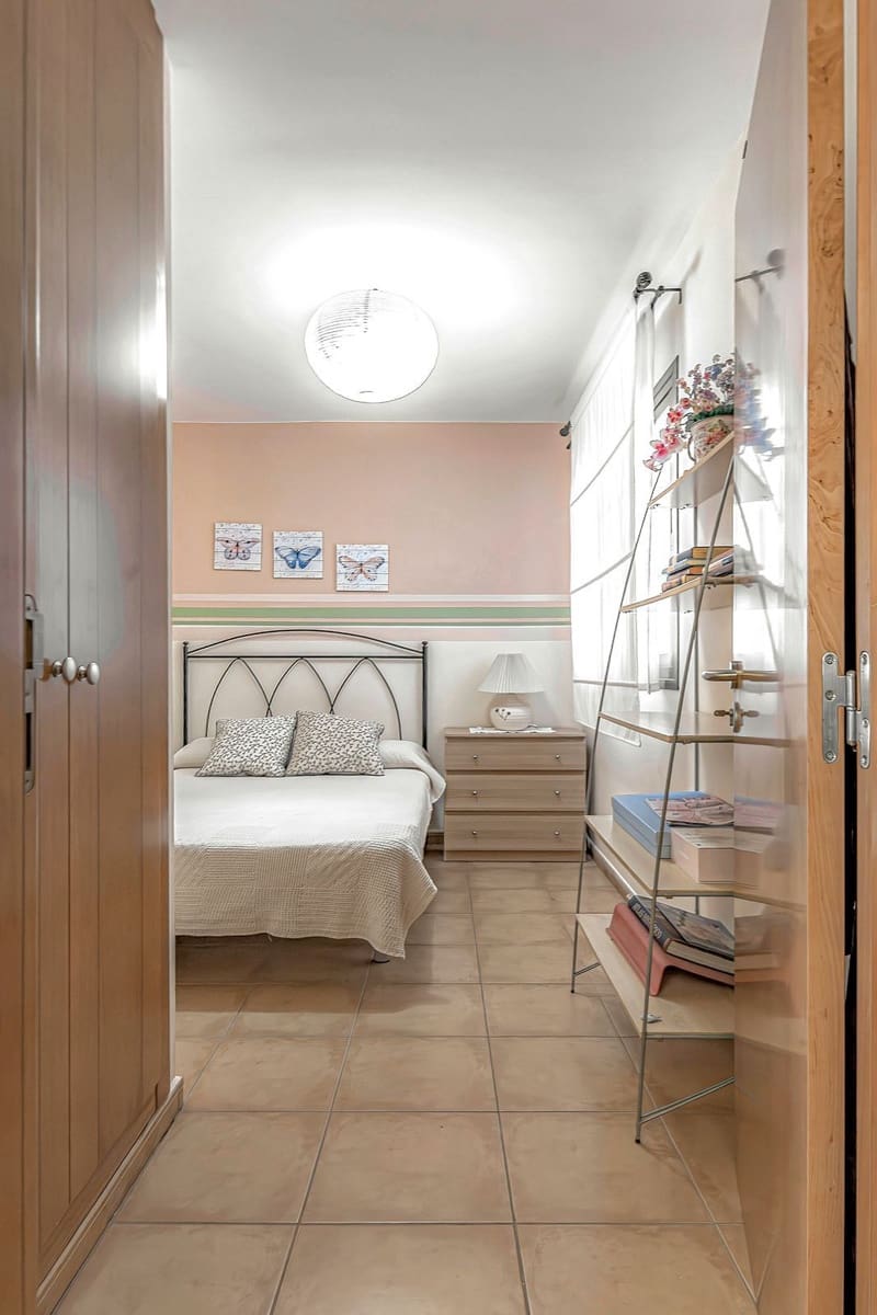 2 soveværelse Lejlighed til salg i El Madronal med swimmingpool garage - € 449.000 (Ref: 9068651)