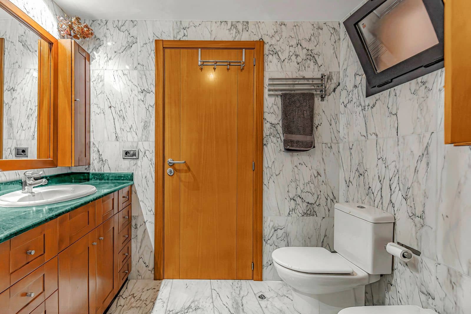 2 soveværelse Lejlighed til salg i El Madronal med swimmingpool garage - € 449.000 (Ref: 9068651)