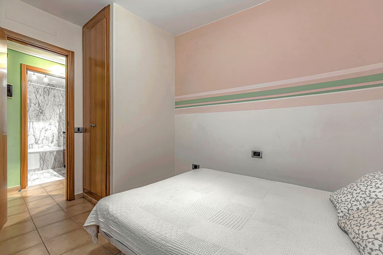 2 soveværelse Lejlighed til salg i El Madronal med swimmingpool garage - € 449.000 (Ref: 9068651)