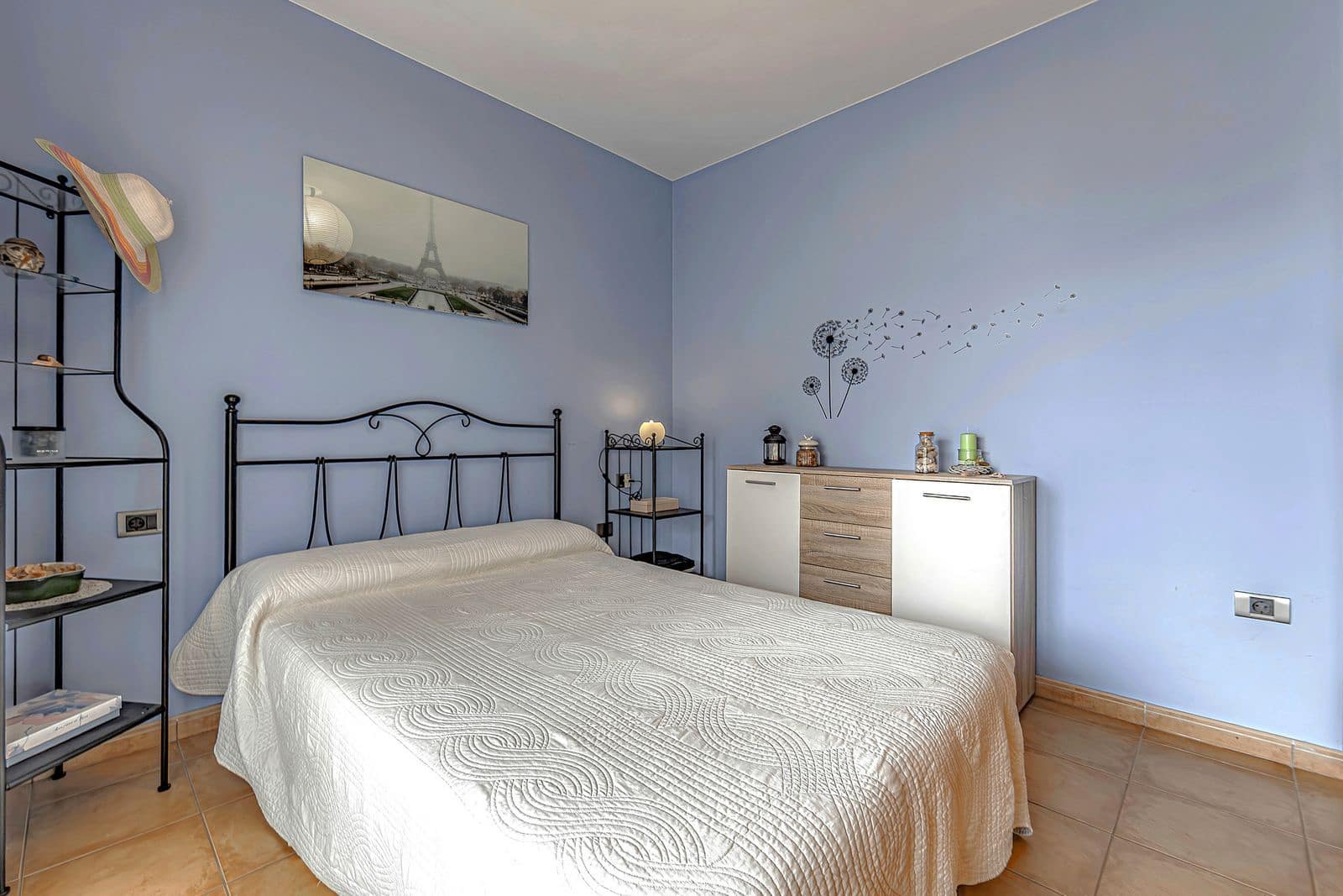 2 soveværelse Lejlighed til salg i El Madronal med swimmingpool garage - € 449.000 (Ref: 9068651)