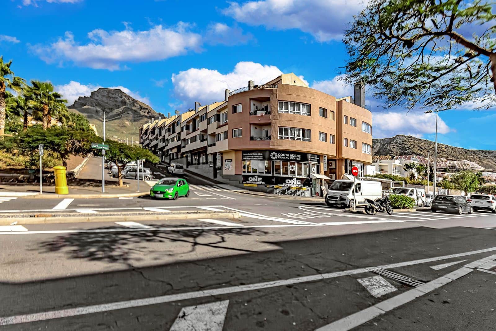 2 soveværelse Lejlighed til salg i El Madronal med swimmingpool garage - € 449.000 (Ref: 9068651)