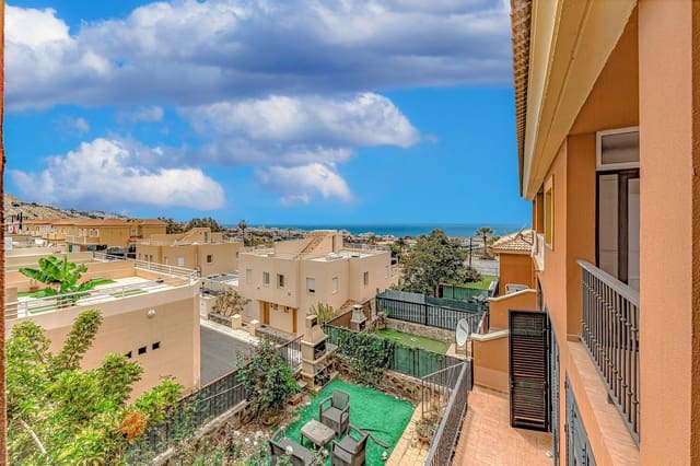 Apartamento de 2 habitaciones en El Madroñal, Adeje en venta con piscina garaje - 449.000 € (Ref: 9068651)