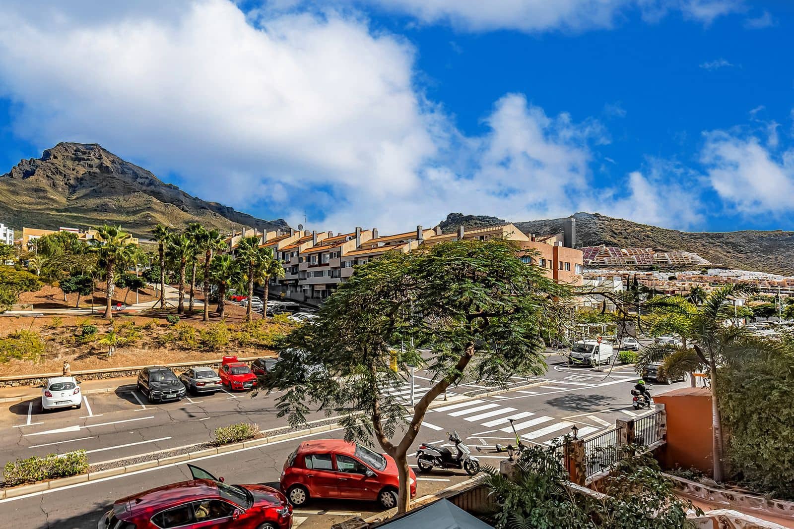 2 soveværelse Lejlighed til salg i El Madronal med swimmingpool garage - € 449.000 (Ref: 9068651)