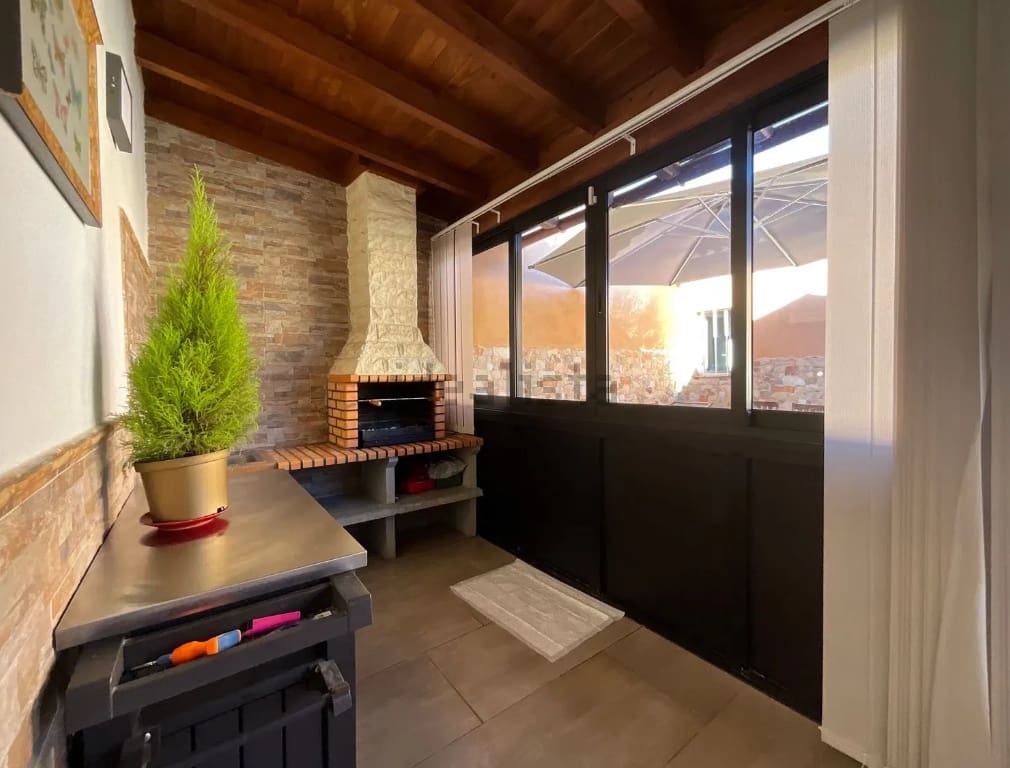 3 bedroom Apartment for sale in San Miguel de Abona with garage - € 320,000 (Ref: 9074876)