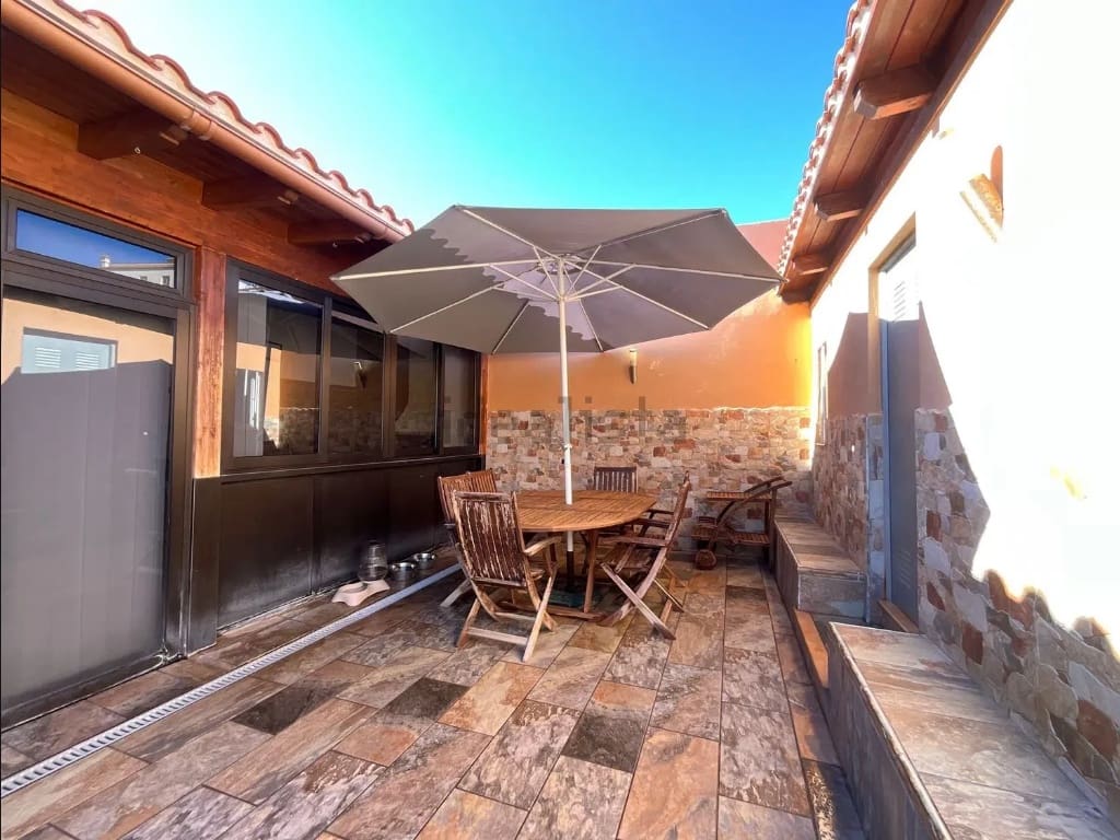 3 bedroom Apartment for sale in San Miguel de Abona with garage - € 320,000 (Ref: 9074876)