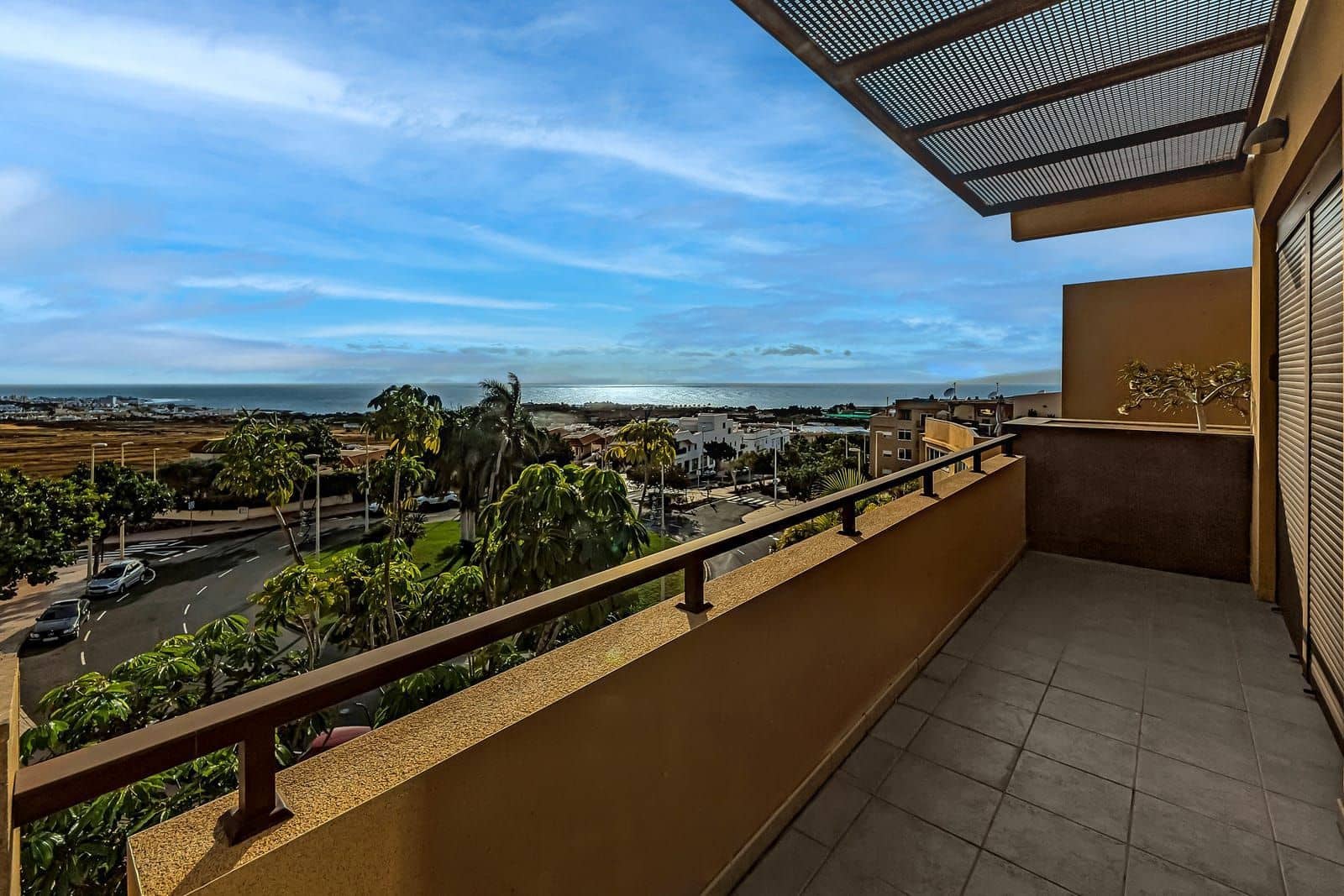 3 bedroom Semi-detached Villa for sale in Fanabe with pool garage - € 940,500 (Ref: 9124662)