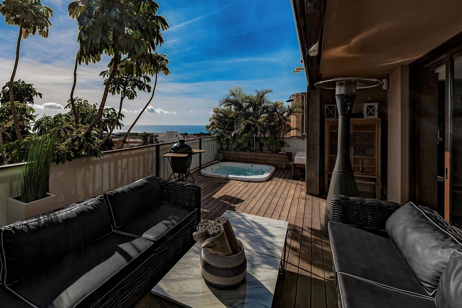 3 bedroom Semi-detached Villa for sale in Fanabe with pool garage - € 940,500 (Ref: 9124662)