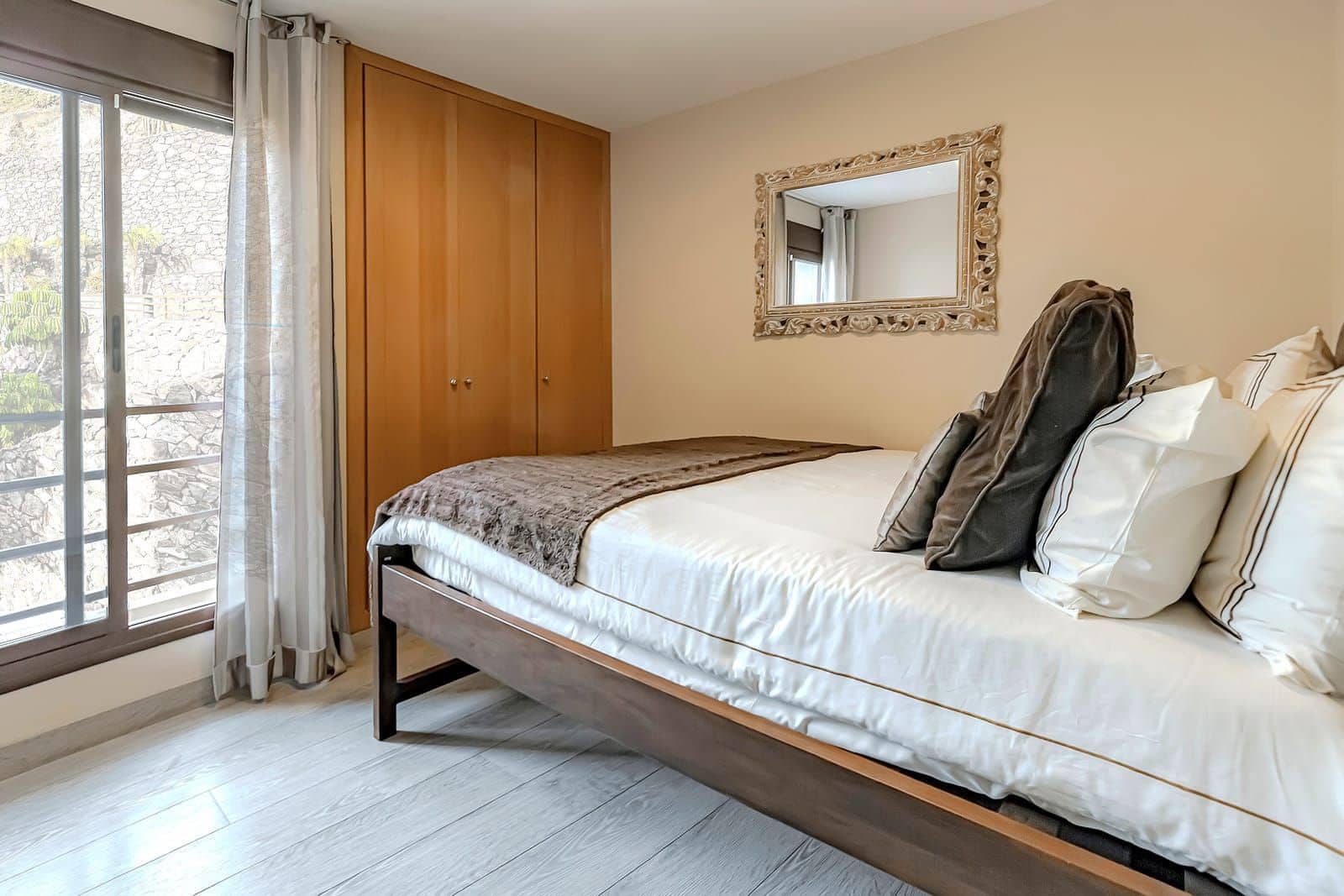 3 bedroom Semi-detached Villa for sale in Fanabe with pool garage - € 940,500 (Ref: 9124662)