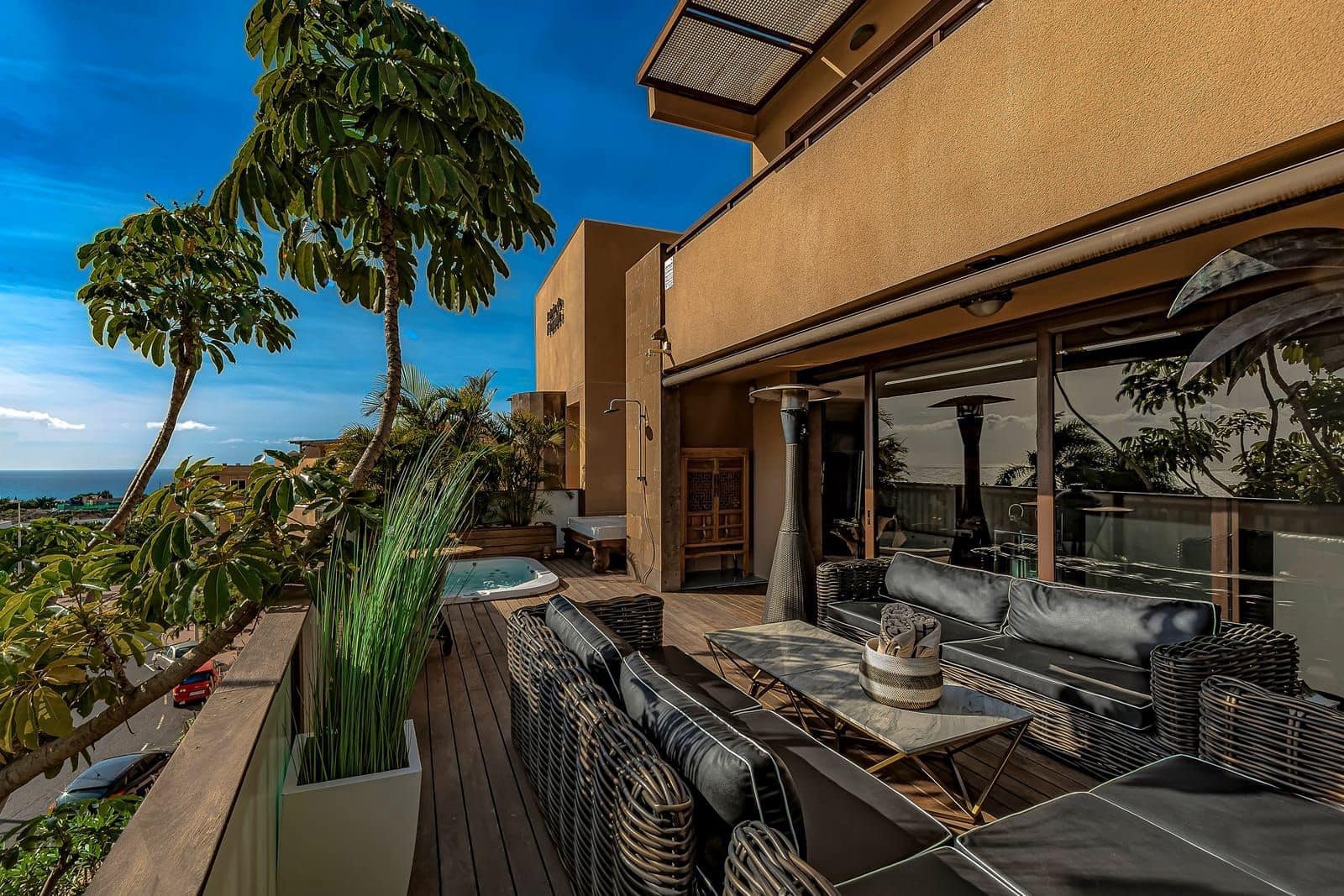 3 bedroom Semi-detached Villa for sale in Fanabe with pool garage - € 940,500 (Ref: 9124662)