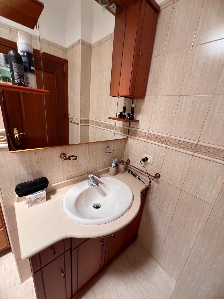 4 soverom Kjedet enebolig til salgs i Adeje med svømmebasseng garasje - € 589 000 (Ref: 9124665)