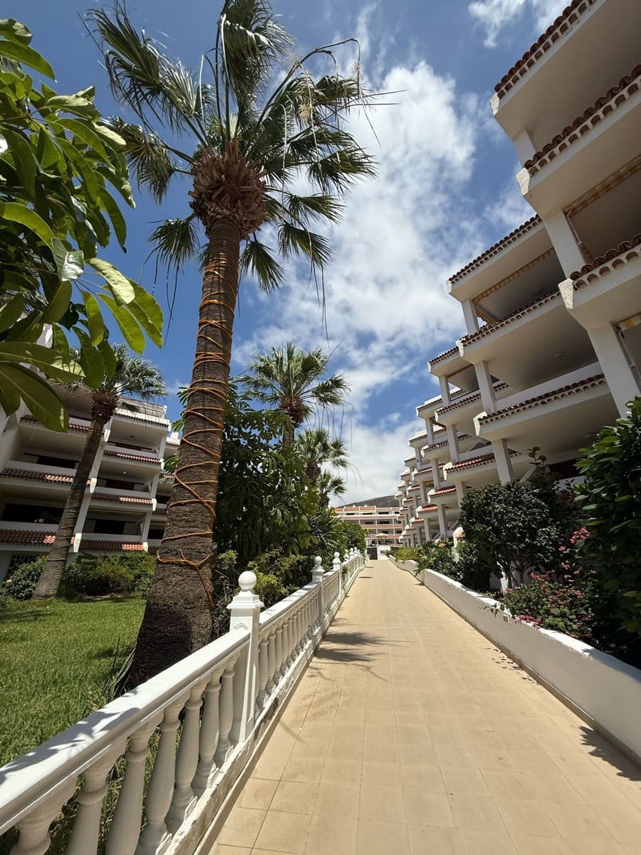 1 bedroom Apartment for sale in Los Cristianos with pool garage - € 315,000 (Ref: 9126610)
