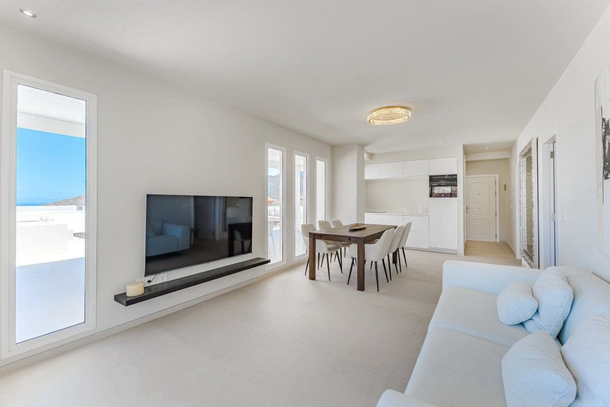 2 soveværelse Penthouse til salg i Torviscas med swimmingpool garage - € 650.000 (Ref: 9126612)