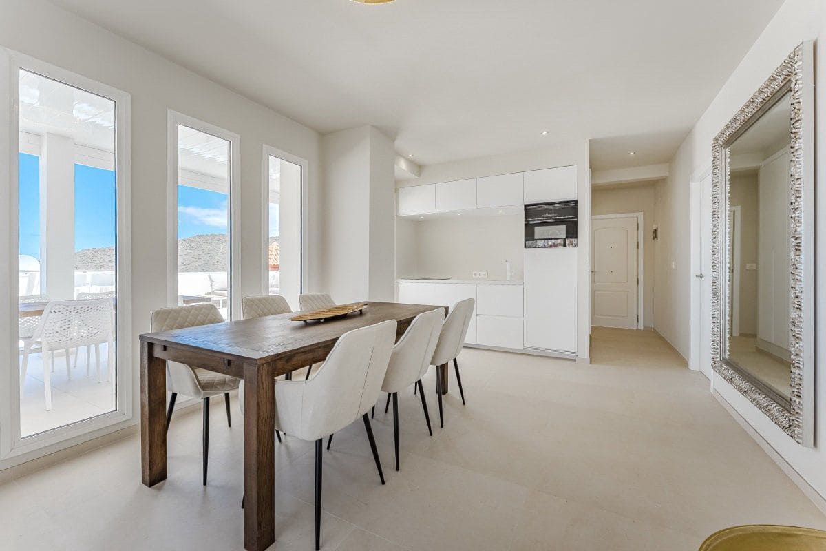 2 soveværelse Penthouse til salg i Torviscas med swimmingpool garage - € 650.000 (Ref: 9126612)