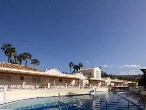 5 soveværelse Villa til salg i Playa de las Americas med swimmingpool garage - € 1.440.000 (Ref: 9126614)