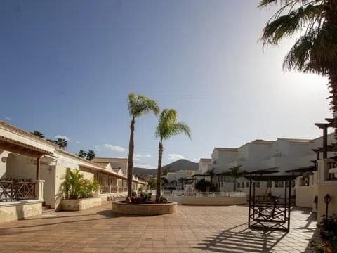 5 soveværelse Villa til salg i Playa de las Americas med swimmingpool garage - € 1.440.000 (Ref: 9126614)