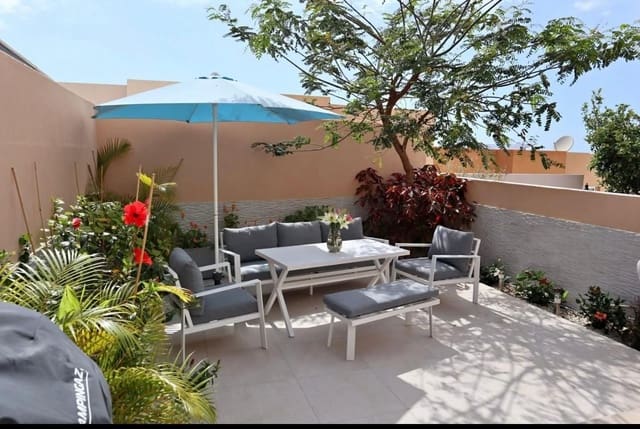 3 soveværelse Villa til salg i El Madroñal, Adeje med garage - € 599.000 (Ref: 9128002)