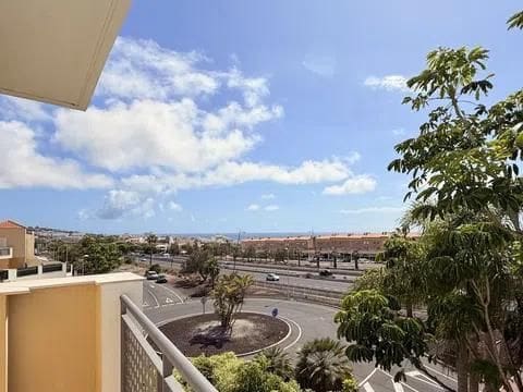 5 soverom Kjedet enebolig til salgs i Fanabe med svømmebasseng garasje - € 720 000 (Ref: 9128003)