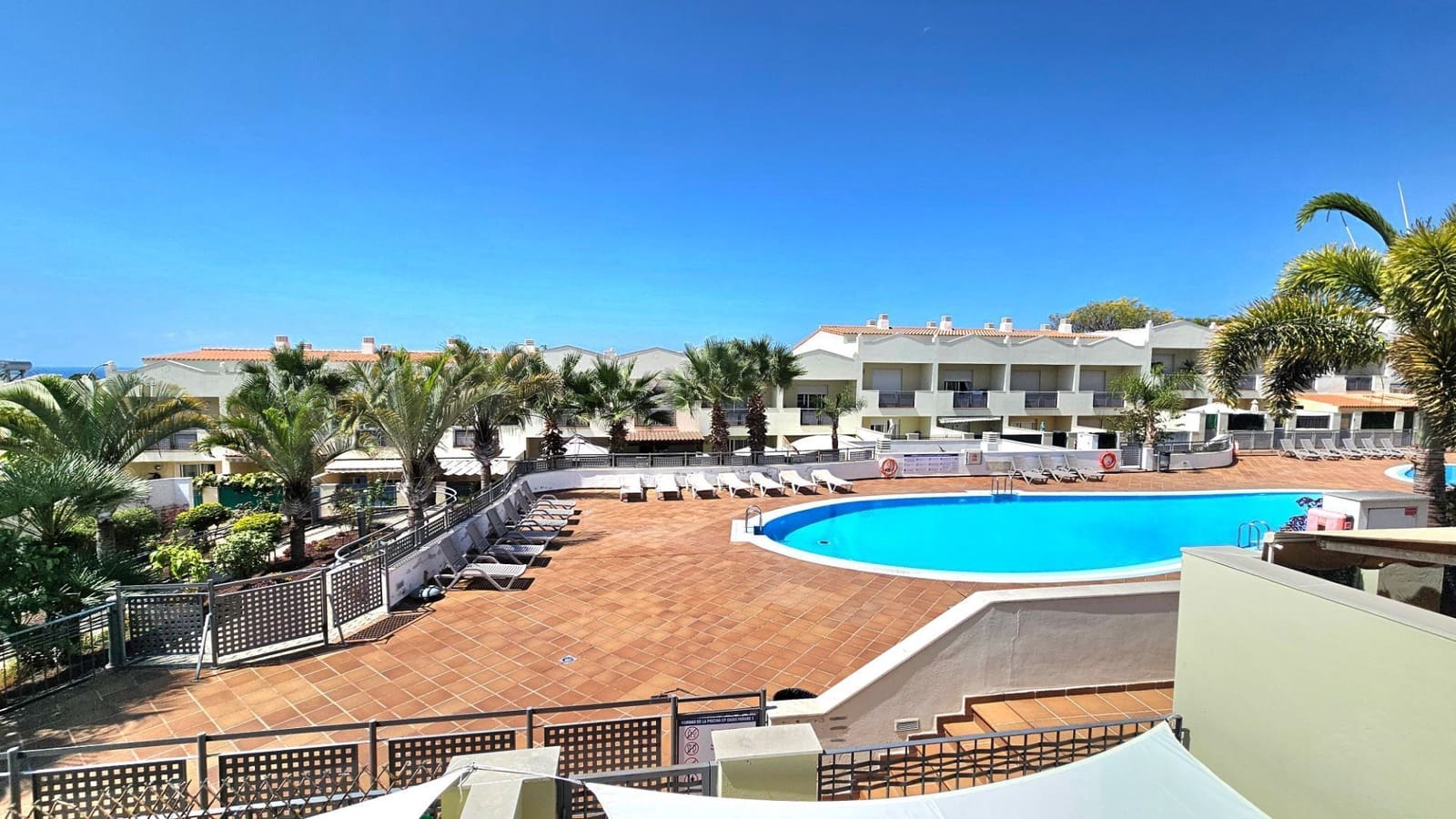 5 soverom Kjedet enebolig til salgs i Fanabe med svømmebasseng garasje - € 720 000 (Ref: 9128003)