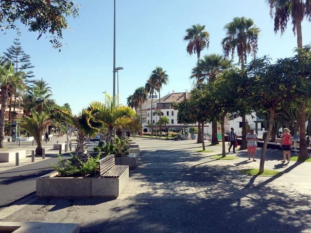 Casa de 1 habitación en Playa de las Americas, Arona en venta con piscina - 370.000 € (Ref: 9129511)