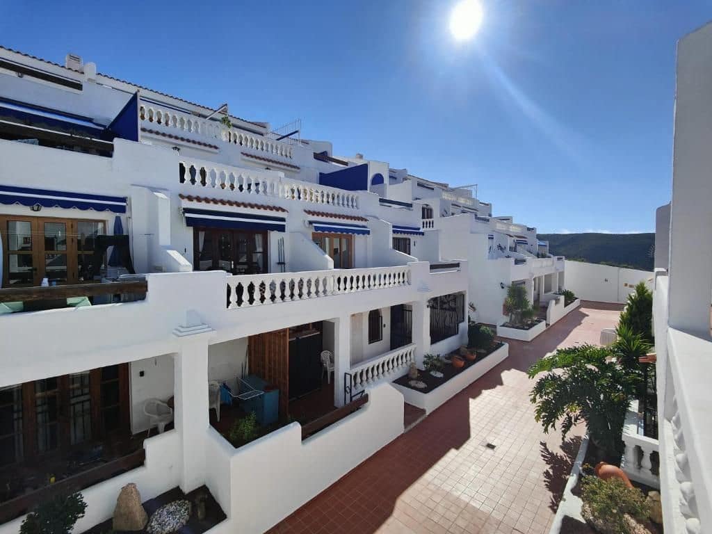 2 slaapkamer Appartement te koop in Los Cristianos met zwembad - € 367.500 (Ref: 9132139)