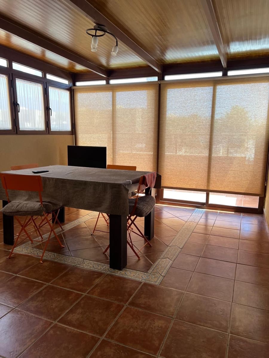 2 soverom Kjedet enebolig til salgs i El Medano med svømmebasseng garasje - € 390 000 (Ref: 9141418)