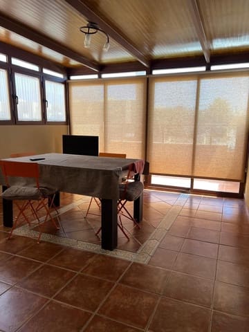 2 slaapkamer Halfvrijstaande villa te koop in El Medano, Granadilla de Abona met zwembad garage - € 390.000 (Ref: 9141418)