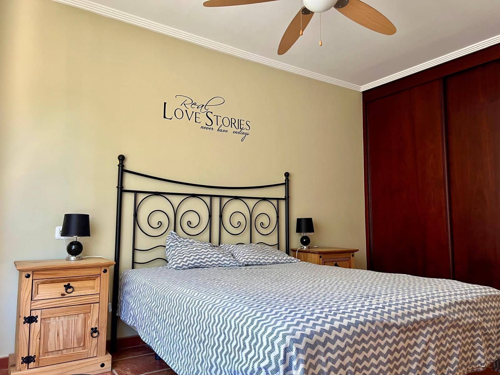 2 soverom Kjedet enebolig til salgs i El Medano med svømmebasseng garasje - € 390 000 (Ref: 9141418)