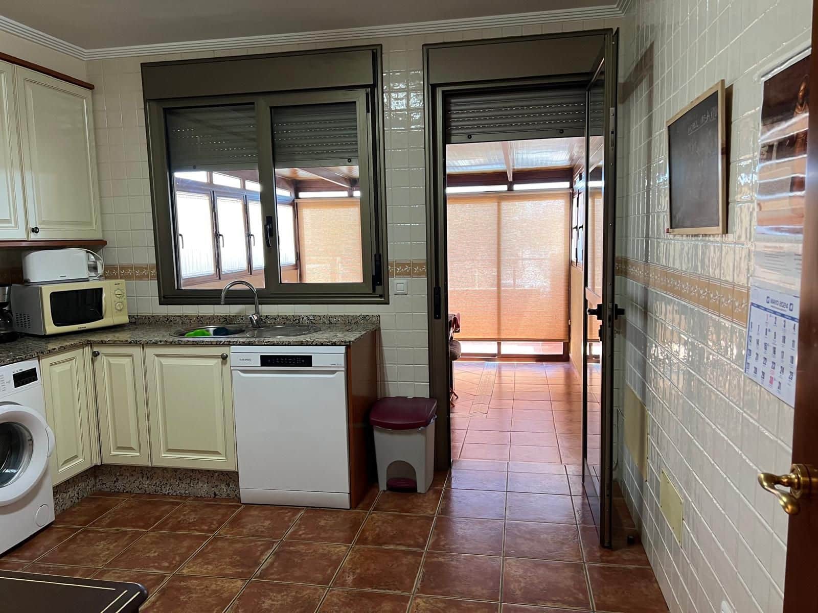 2 soverom Kjedet enebolig til salgs i El Medano med svømmebasseng garasje - € 390 000 (Ref: 9141418)