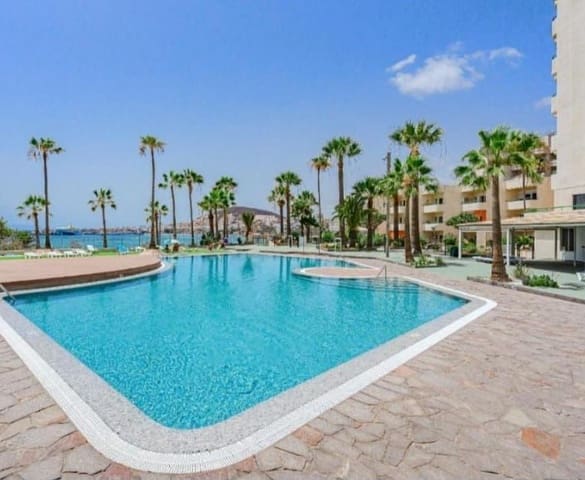 1 makuuhuone Huoneisto vuokrattavana paikassa Los Cristianos, Arona mukana uima-altaan - 1 500 € (Ref: 9145269)