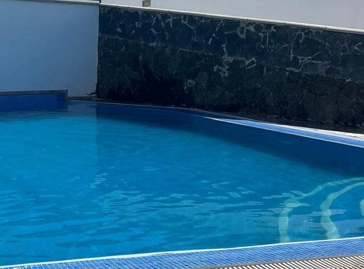 2 soverom Leilighet til salgs i El Madronal med svømmebasseng garasje - € 349 000 (Ref: 9146786)