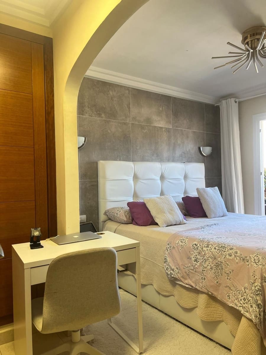 3 soveværelse Villa til salg i Los Cristianos med garage - € 690.000 (Ref: 9151734)