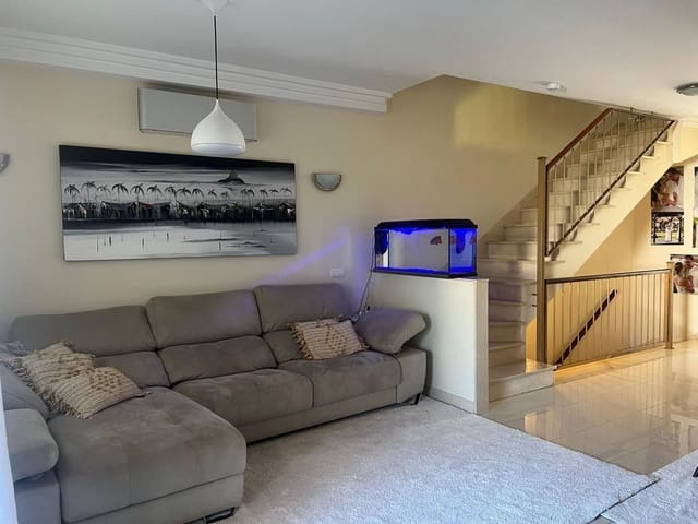 3 soveværelse Villa til salg i Los Cristianos, Arona med garage - € 690.000 (Ref: 9151734)