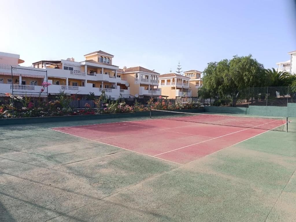 4 soveværelse Villa til salg i Los Cristianos med swimmingpool garage - € 890.000 (Ref: 9162065)