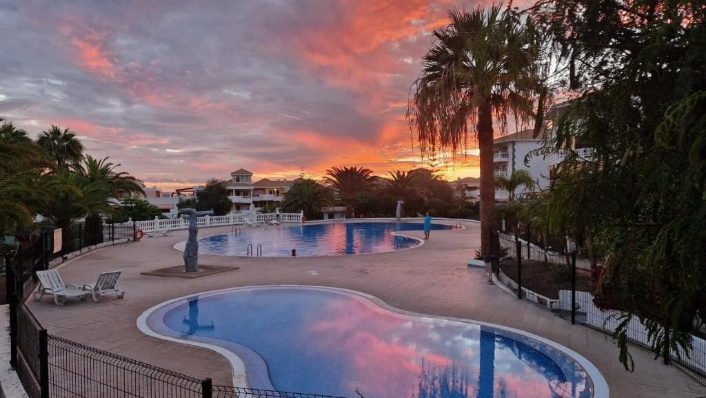 4 soveværelse Villa til salg i Los Cristianos med swimmingpool garage - € 890.000 (Ref: 9162065)