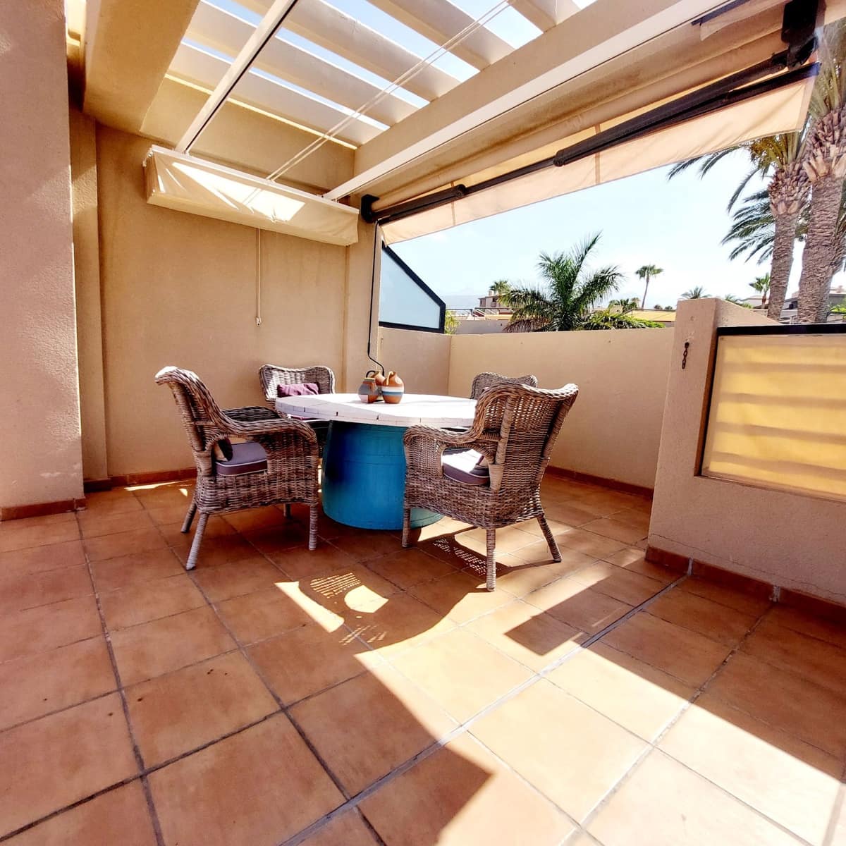 2 soveværelse Byhus til salg i Playa Paraiso med swimmingpool garage - € 365.000 (Ref: 9165536)