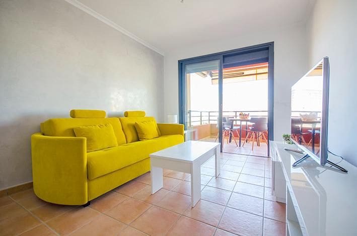 2 soveværelse Byhus til salg i Playa Paraiso med swimmingpool garage - € 365.000 (Ref: 9165536)