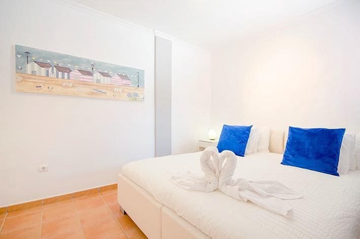 2 soveværelse Byhus til salg i Playa Paraiso med swimmingpool garage - € 365.000 (Ref: 9165536)