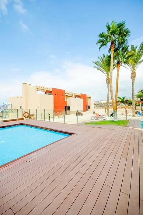 2 soveværelse Byhus til salg i Playa Paraiso med swimmingpool garage - € 365.000 (Ref: 9165536)