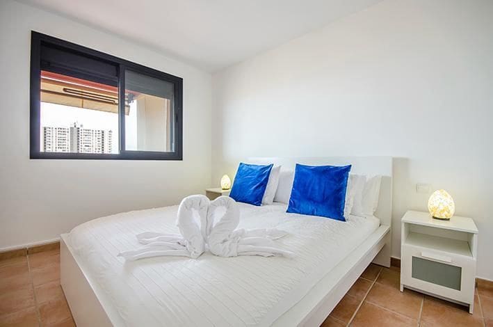 2 soveværelse Byhus til salg i Playa Paraiso med swimmingpool garage - € 365.000 (Ref: 9165536)