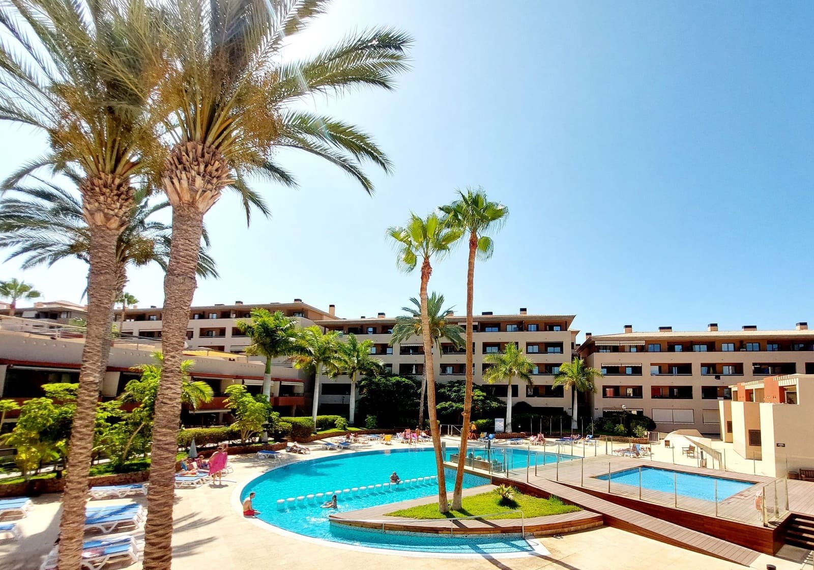 2 soveværelse Byhus til salg i Playa Paraiso med swimmingpool garage - € 365.000 (Ref: 9165536)