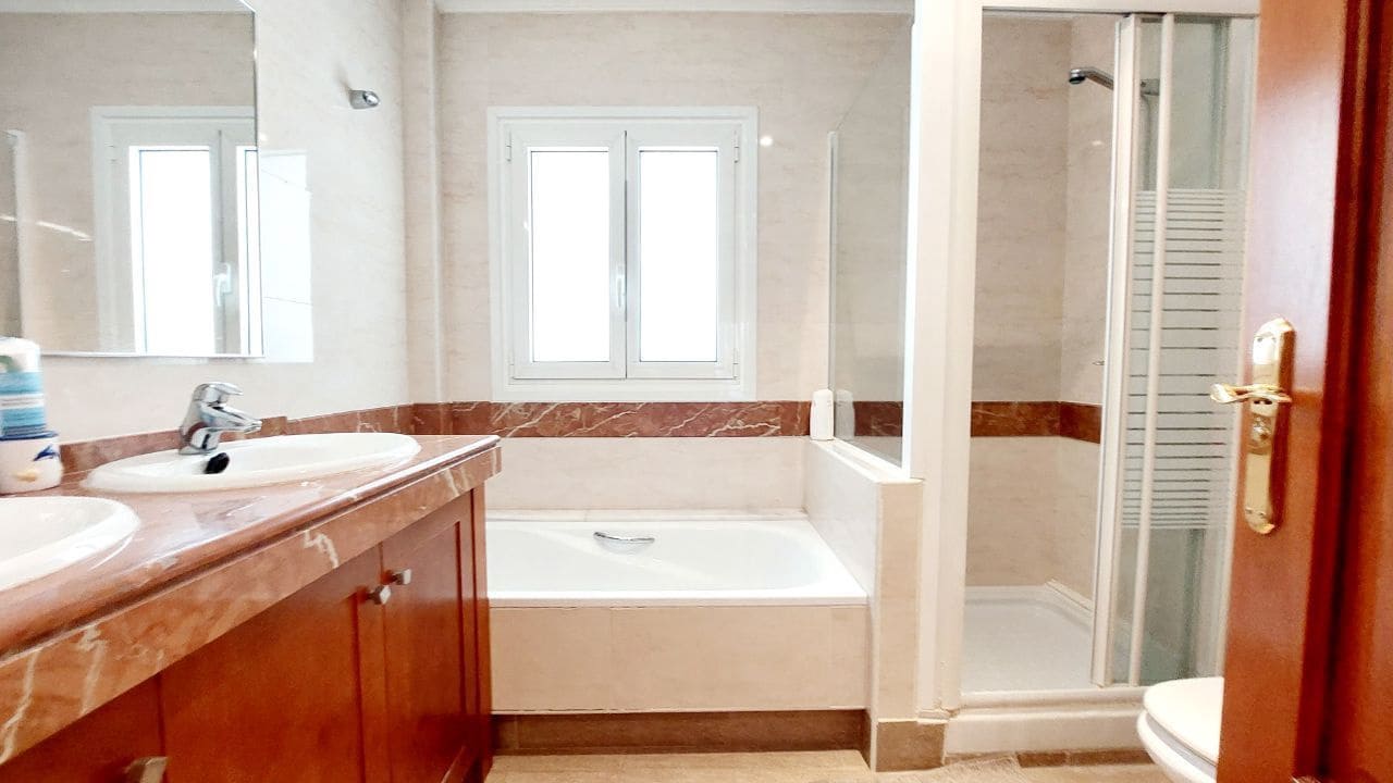 5 soverom Villa til salgs i Puerto Santiago med svømmebasseng garasje - € 890 000 (Ref: 9173225)