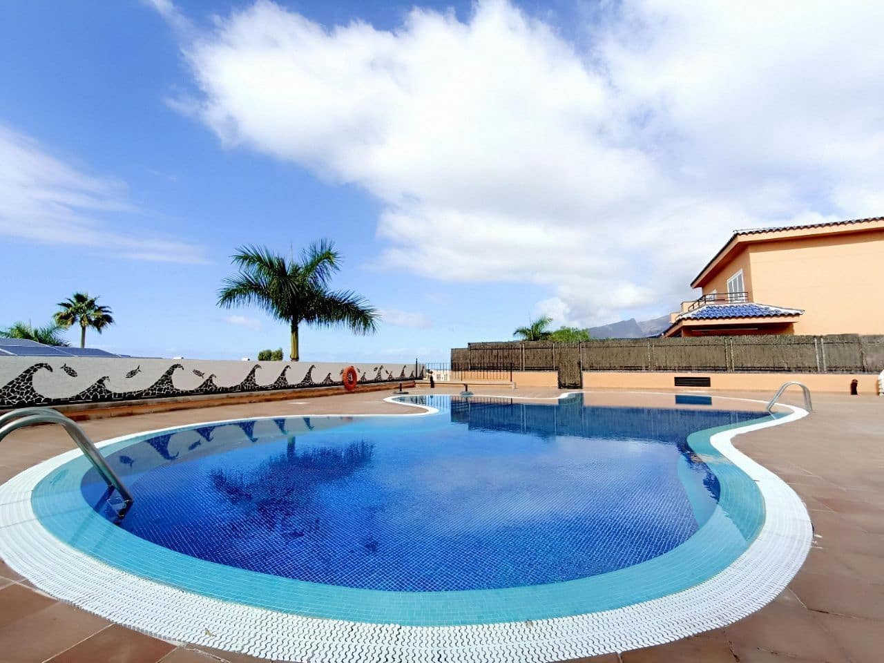 5 soverom Villa til salgs i Puerto Santiago med svømmebasseng garasje - € 890 000 (Ref: 9173225)