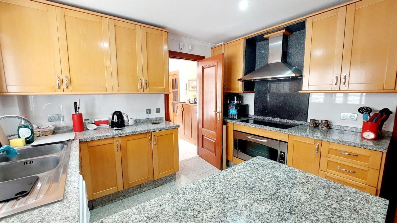 5 soverom Villa til salgs i Puerto Santiago med svømmebasseng garasje - € 890 000 (Ref: 9173225)