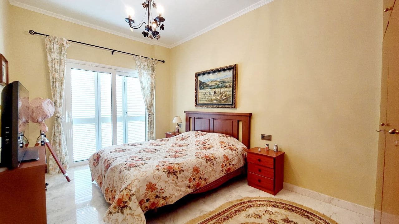 5 soverom Villa til salgs i Puerto Santiago med svømmebasseng garasje - € 890 000 (Ref: 9173225)