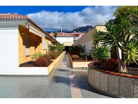 2 soveværelse Lejlighed til salg i Torviscas med swimmingpool - € 495.000 (Ref: 9183319)