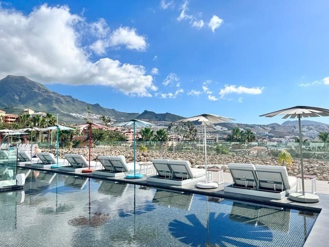 1 quarto Apartamento para venda em Playa del Duque, Adeje com piscina - 580 000 € (Ref: 9183322)